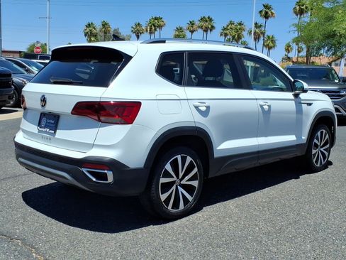 Certified 2023 Volkswagen Taos SE FWD image 7