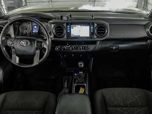 Used 2016 Toyota Tacoma TRD Off-Road w/ Towing Package AWD/4WD image 15