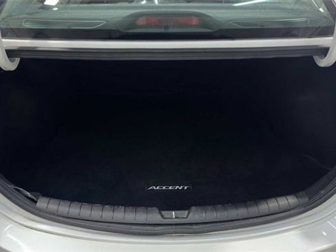 Used 2021 Hyundai Accent SE image 11