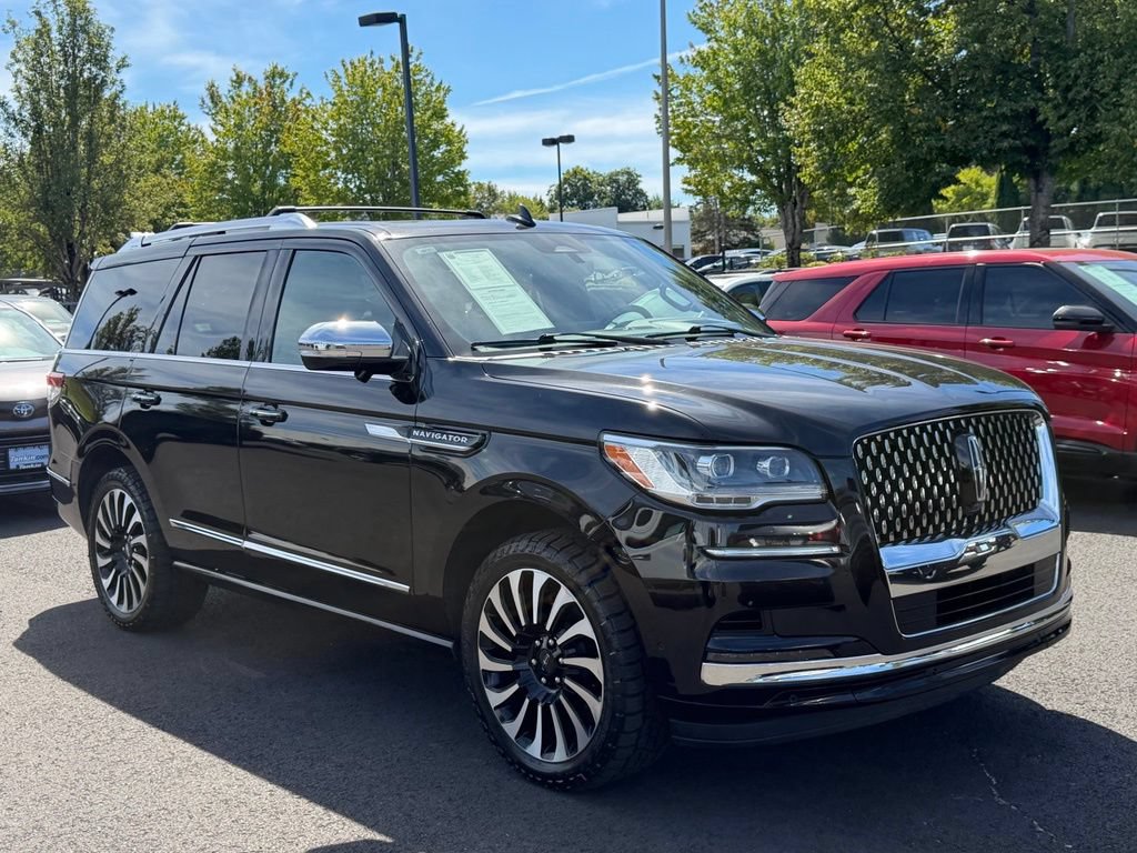 Used 2024 Lincoln Navigator Black Label AWD/4WD image 2