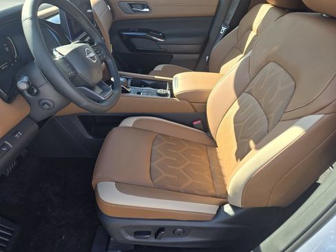 New 2026 Nissan Pathfinder Platinum w/ Accent Package AWD/4WD image 11