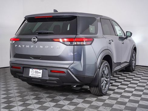 New 2025 Nissan Pathfinder S image 8