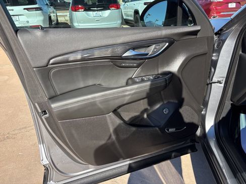Used 2022 Buick Envision Essence w/ Technology Package I FWD image 13