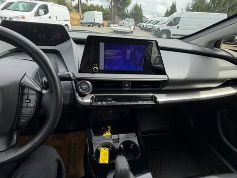 Used 2023 Toyota Prius LE AWD/4WD image 36