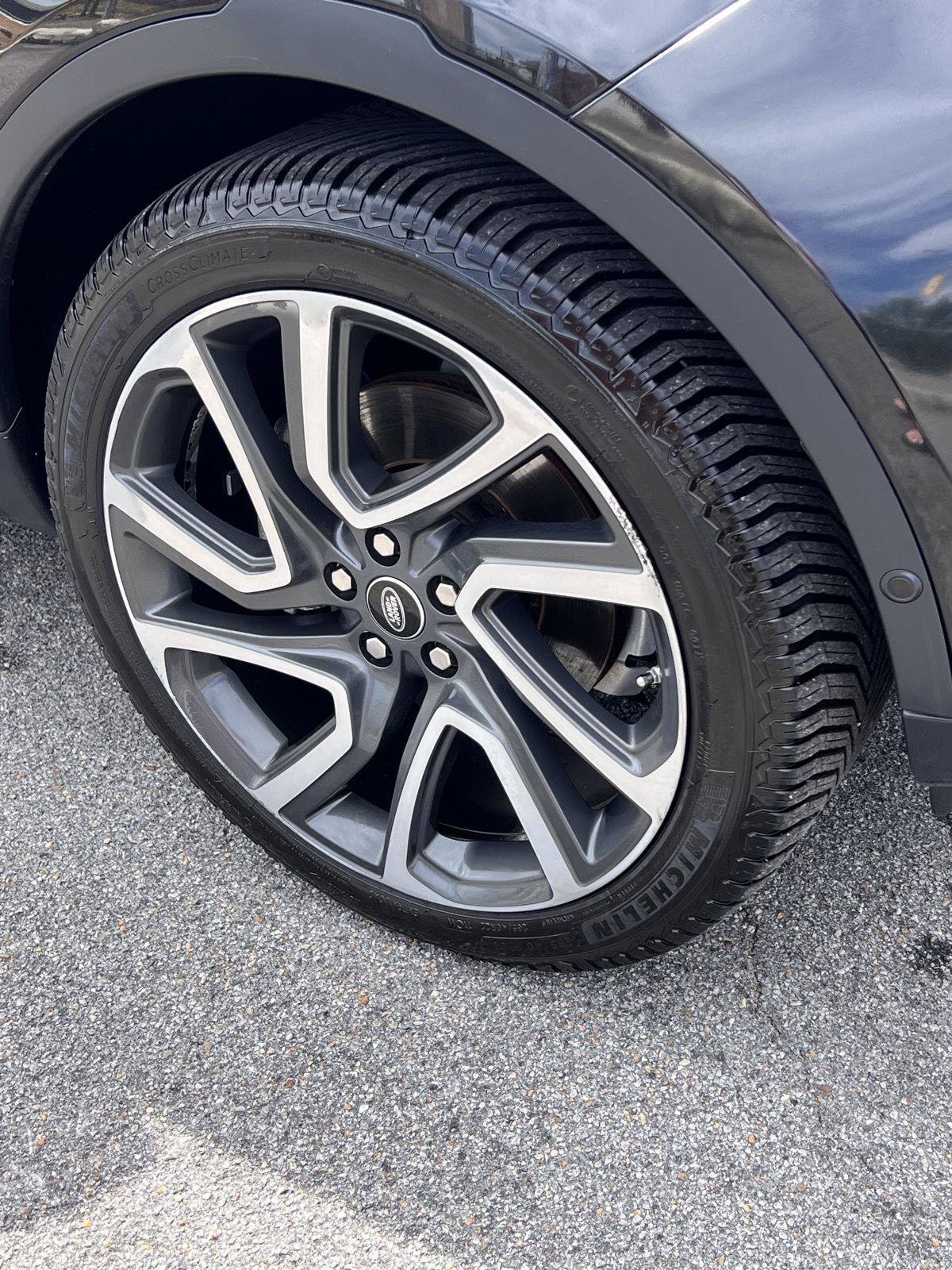 Used 2018 Land Rover Discovery HSE Luxury AWD/4WD image 11