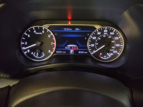 Used 2024 Nissan Sentra SV FWD image 23