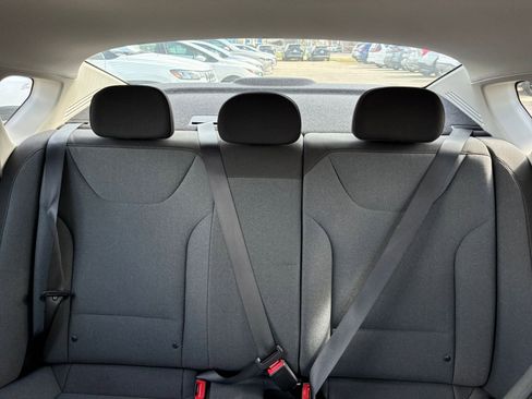 Used 2025 Kia K4 LXS image 31