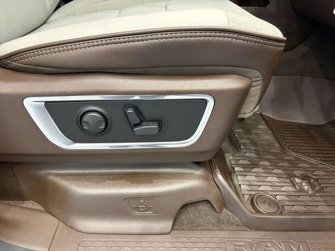 New 2026 RAM 1500 Laramie AWD/4WD image 28
