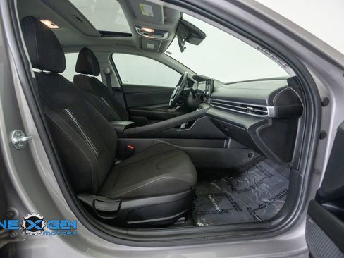 Used 2021 Hyundai Elantra SEL w/ Convenience + Premium Package FWD image 41