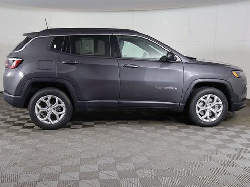 Used 2024 Jeep Compass Latitude AWD/4WD image 15