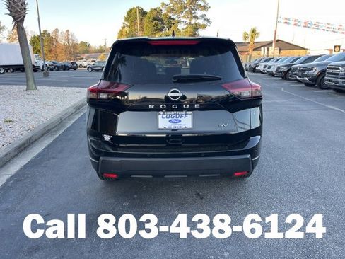 Used 2024 Nissan Rogue SV image 32