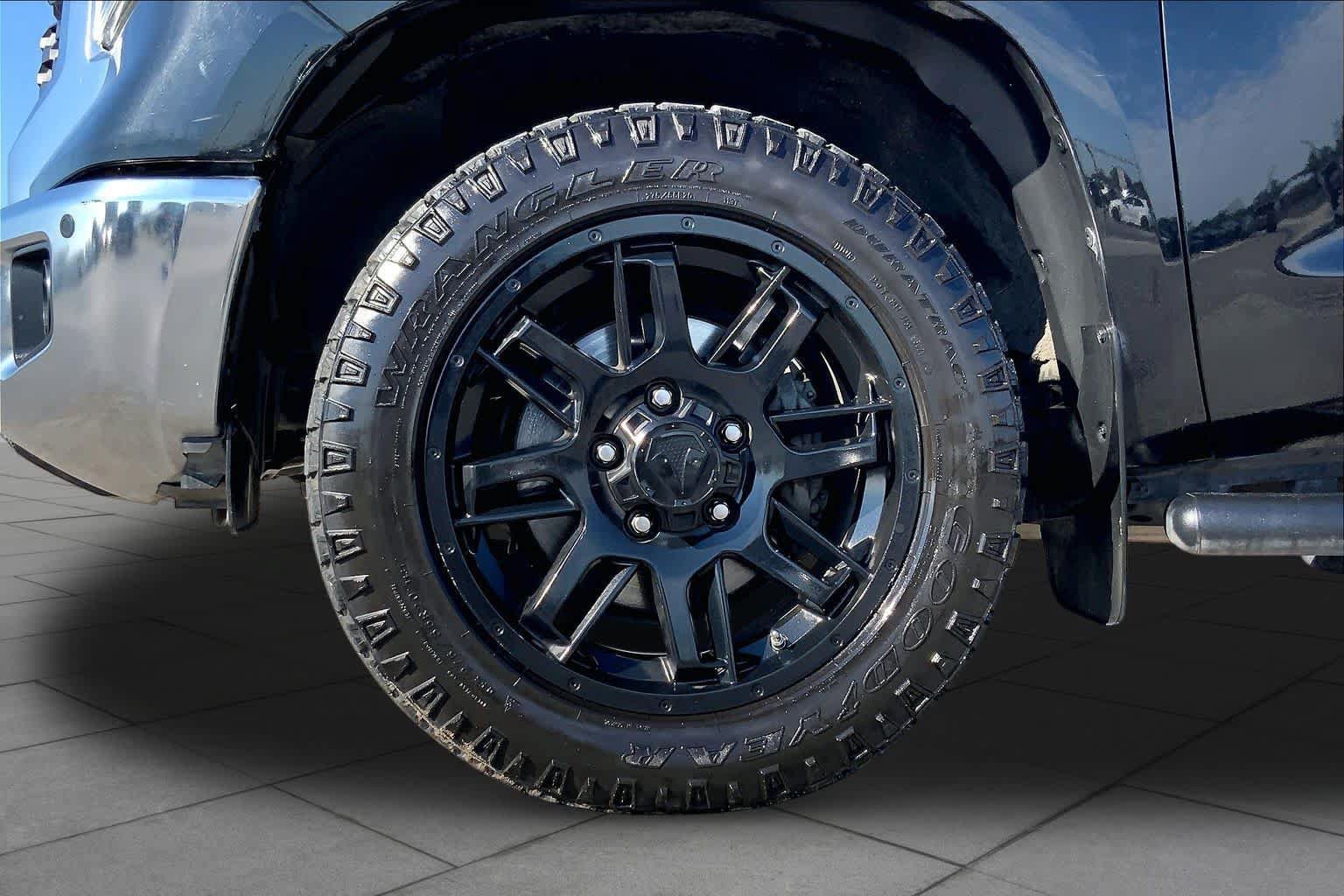 Used 2021 Toyota Tundra SR5 RWD image 11