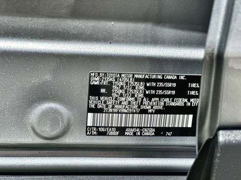 Used 2022 Toyota RAV4 Limited AWD/4WD image 34