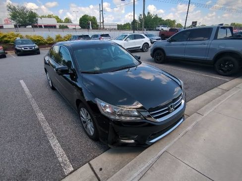 Used 2013 Honda Accord Touring image 3