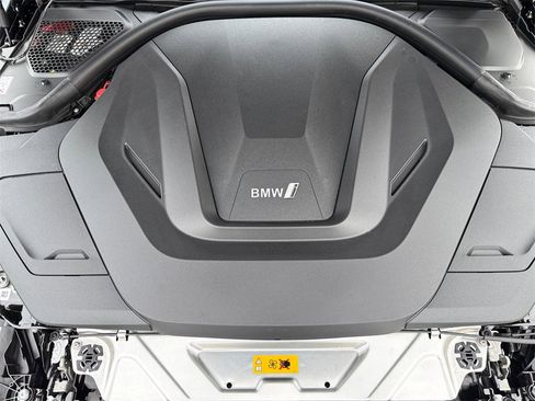 Certified 2025 BMW i4 xDrive40i w/ Premium Package image 36