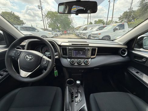 Used 2014 Toyota RAV4 LE FWD image 8