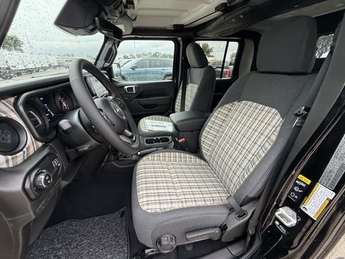 New 2026 Jeep Gladiator Sport AWD/4WD image 17
