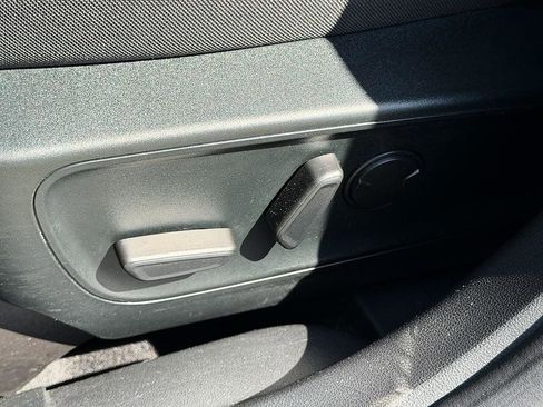 Used 2022 Ford Escape SE w/ SE Sport Appearance Package FWD image 22