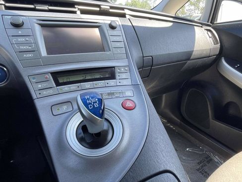 Used 2014 Toyota Prius Two FWD image 39