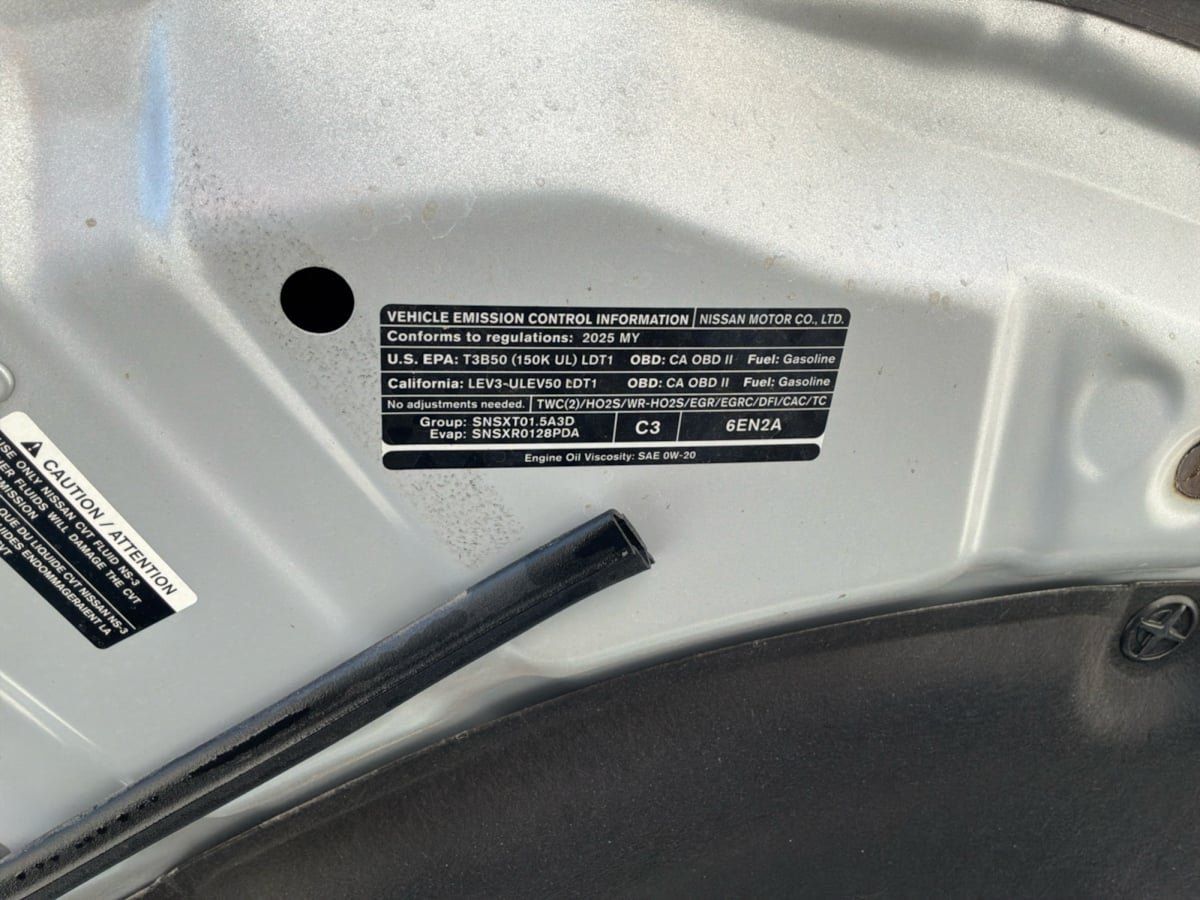 Used 2025 Nissan Rogue S FWD image 24