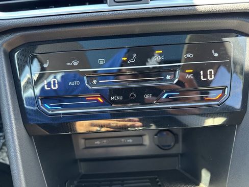 New 2026 Volkswagen Taos SE FWD image 27