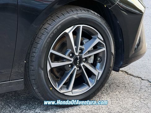 Used 2023 Kia Forte LXS w/ LXS Technology Package FWD image 7