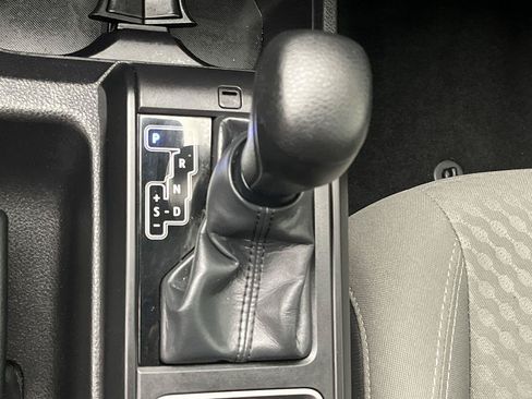 Used 2022 Toyota Tacoma SR AWD/4WD image 19