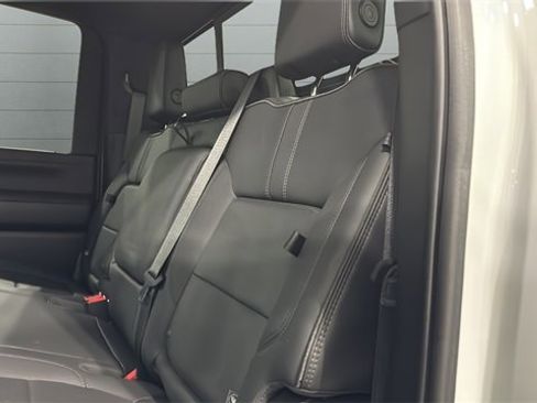 Used 2022 Chevrolet Silverado 3500 High Country image 25