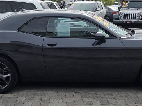 Used 2018 Dodge Challenger SXT Plus image 4