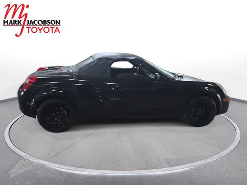 Used 2003 Toyota MR2 RWD image 5
