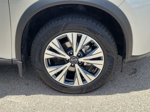 Used 2023 Nissan Rogue SV FWD image 9