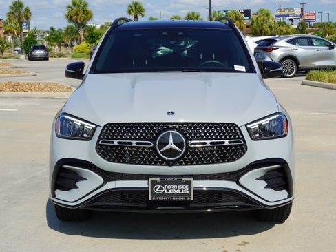 Used 2025 Mercedes-Benz GLE 450 4MATIC image 2