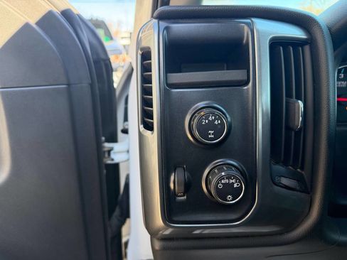 Used 2018 Chevrolet Silverado 3500 LT image 9