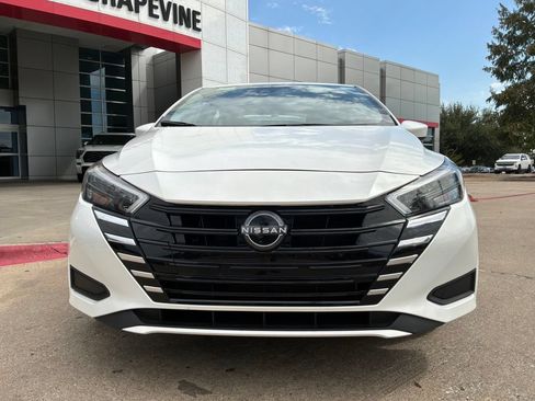 Used 2025 Nissan Versa SV FWD image 3