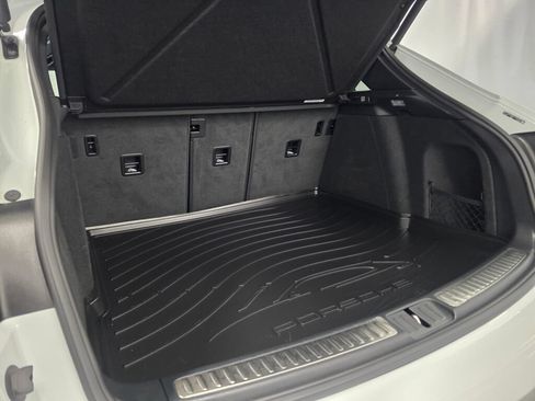 Certified 2026 Porsche Macan AWD/4WD image 22