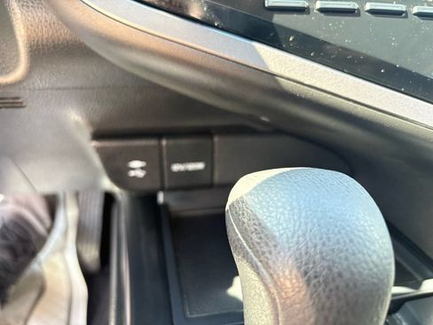 Used 2018 Toyota Camry LE FWD image 21