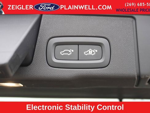 Used 2023 Volvo XC60 B5 Ultimate image 11