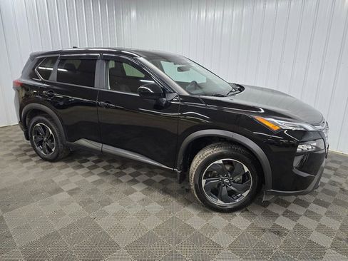 Used 2024 Nissan Rogue SV image 1