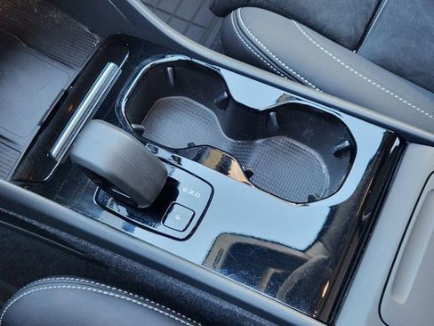 Used 2024 Volvo XC40 Recharge Plus w/ Protection Package Premier image 26