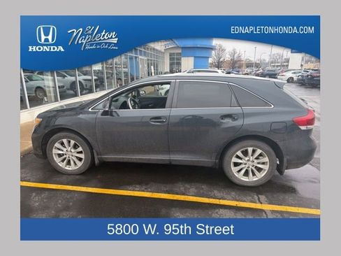 Used 2015 Toyota Venza LE image 1