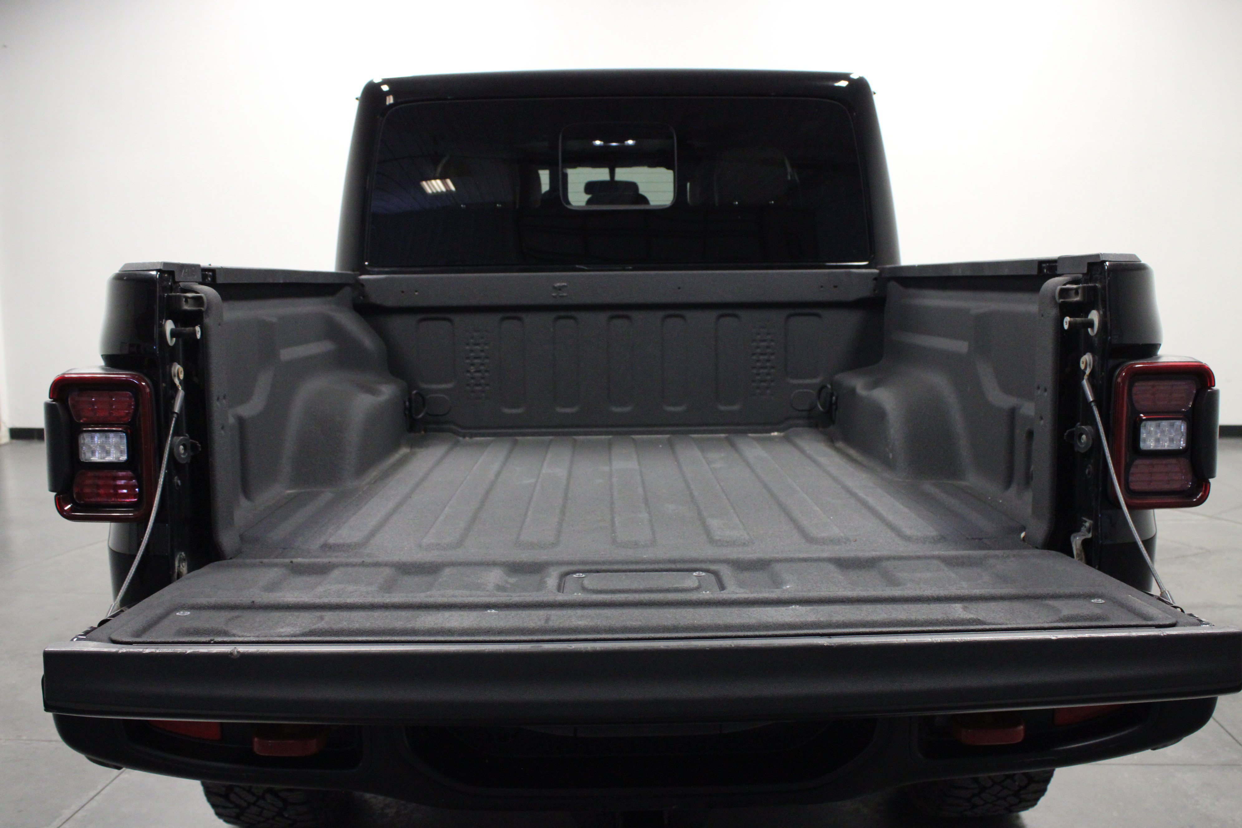 Used 2020 Jeep Gladiator Rubicon w/ LED Lighting Group AWD/4WD image 14