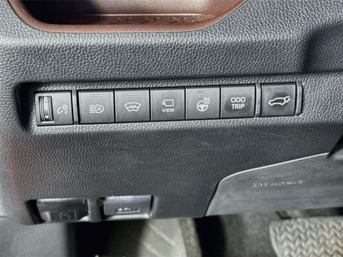 Used 2023 Toyota RAV4 Limited FWD image 10