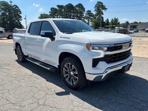 Used 2023 Chevrolet Silverado 1500 LT w/ Protection Package AWD/4WD image 7