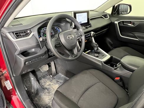 Used 2024 Toyota RAV4 XLE image 27