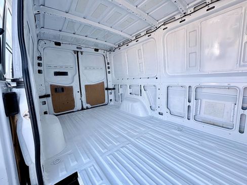 Used 2017 Mercedes-Benz Sprinter 2500 image 22