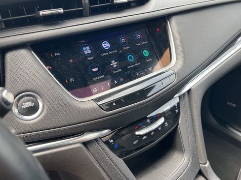 Certified 2022 Cadillac XT5 Premium Luxury AWD/4WD image 9