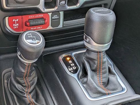 Certified 2022 Jeep Gladiator Mojave w/ Cold Weather Group AWD/4WD image 14
