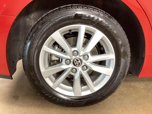 Used 2025 Toyota Camry LE FWD image 38