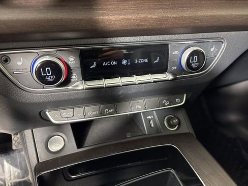 Used 2023 Audi Q5 2.0T Premium w/ Convenience Package image 29