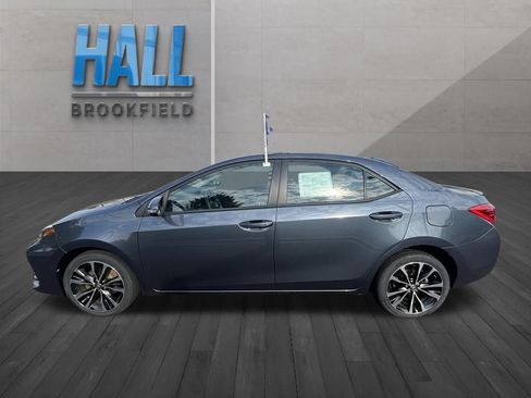 Used 2017 Toyota Corolla SE w/ Carpet Mat Package (TMS) FWD image 2